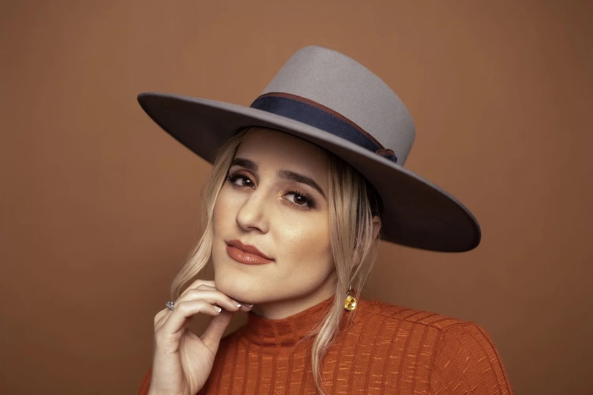 Mary Sarah, country music artist